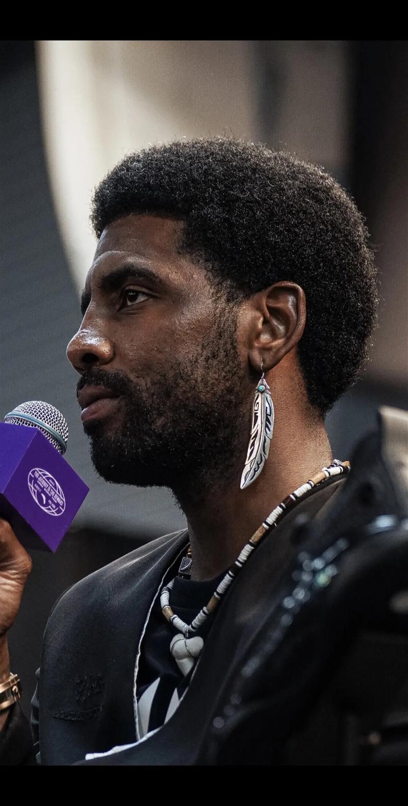 意媒：为避免球迷干扰，斯帕莱蒂决定尤文不在那不勒斯过夜（意媒称，斯帕莱蒂为避球迷干扰，决定尤文赛后不在那不勒斯留宿）