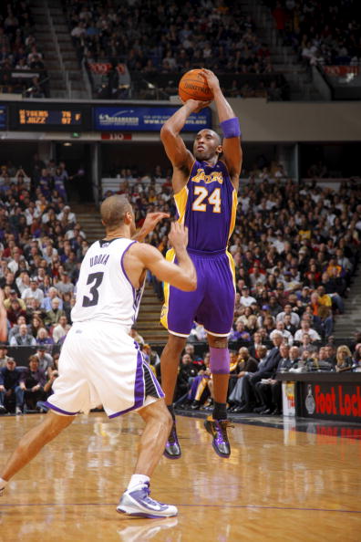 米亚托维奇：皇马应如待C罗般给姆巴佩喂球；我们当年不谈裁判（米亚托维奇：皇马应像当年对C罗那样为姆巴佩供球；我们那时不谈裁判）