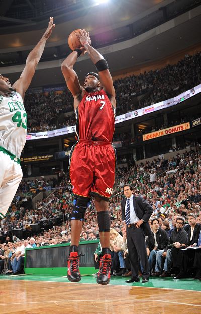 等高大的外 等高大的外